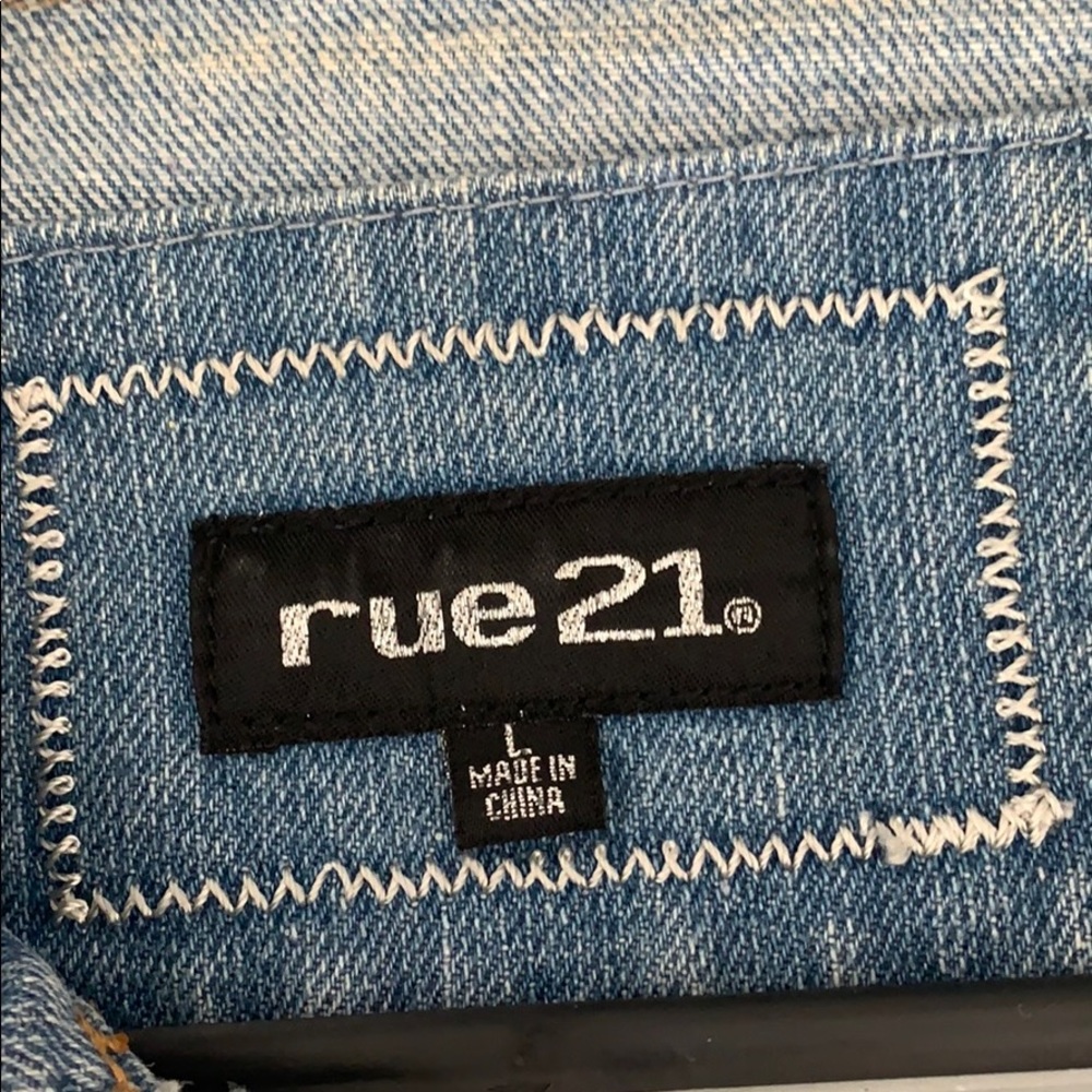 Cropped Jean Jacket - Picture 4 of 4